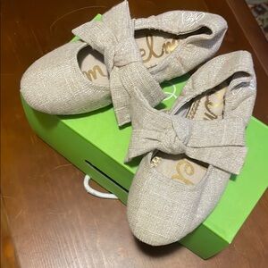 New Cream with light sparkle Dress Shoes with Bow